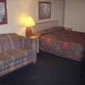 Super 7 Inn & Suites Saginaw image 2