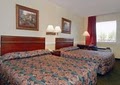 Econo Lodge image 3