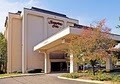 Hampton Inn Newark-Airport image 2