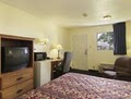 Howard Johnson Express image 4