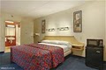 Red Roof Inn image 3