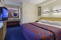 Red Roof Inn image 4