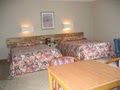 Town & Country Motor Inn image 4