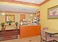 Econo Lodge Airport image 7