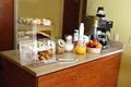 Econo Lodge Airport image 10