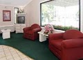 Econo Lodge image 4