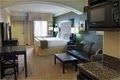 Holiday Inn Express & Suites image 3