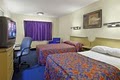 Red Roof Inn image 2