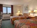 Days Hotel Newark Airport image 2