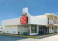 Econo Lodge Airport image 5
