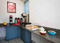 Econo Lodge Airport image 7