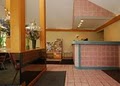 Econo Lodge image 9