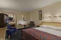 Red Roof Inn image 4