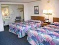 Econo Lodge at the Bridge image 5