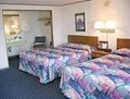 Econo Lodge at the Bridge image 10