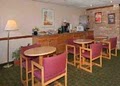 Econo Lodge image 6