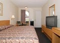 Econo Lodge image 9