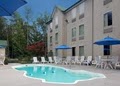 Hampton Inn Gloucester image 4