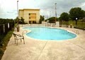 La Quinta Inn & Suites Baton Rouge Siegen Lane image 8