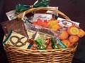 Naturally Yours Custom Gift Baskets logo
