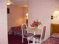 Red Carpet Inn image 8