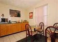 Econo Lodge image 10