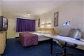 Red Roof Inn image 5