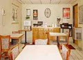 Econo Lodge image 10