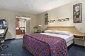 Red Roof Inn image 5