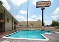 Econo Lodge image 3